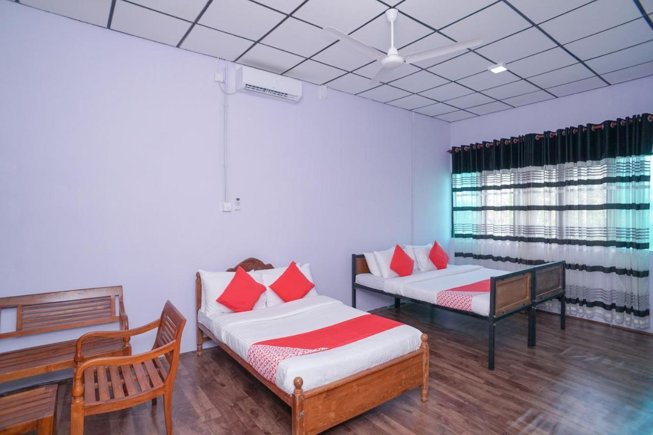 Oyo 532 Sasiri Lanka Holiday Inn Galle Dış mekan fotoğraf